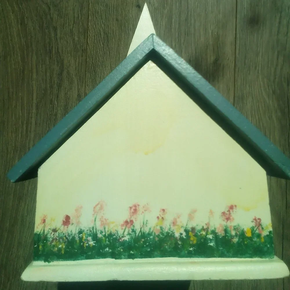 👵EUC VINTAGE CHURCH BIRDHOUSE